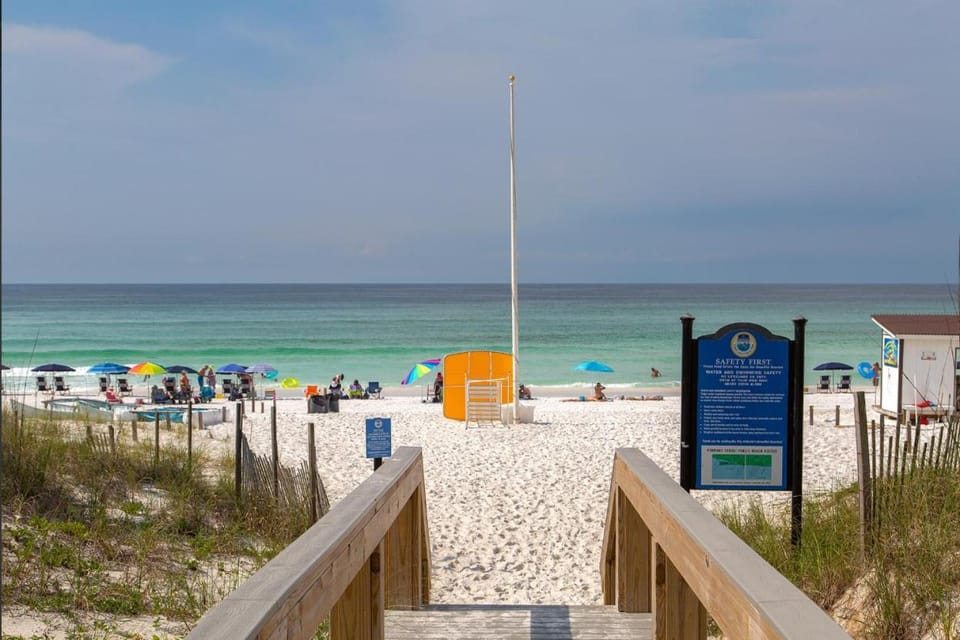 Grand Caribbean West 314 ocean view sleeps 6 House in Destin