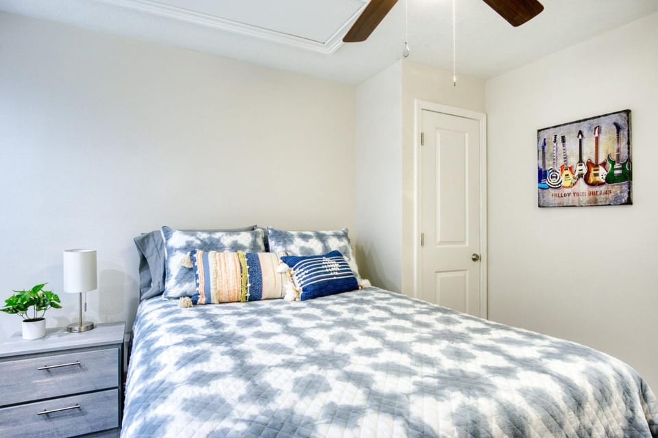 Bed, Bedroom
