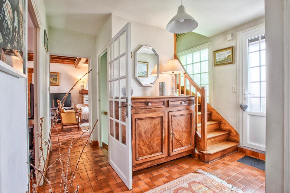 Property building, Living room