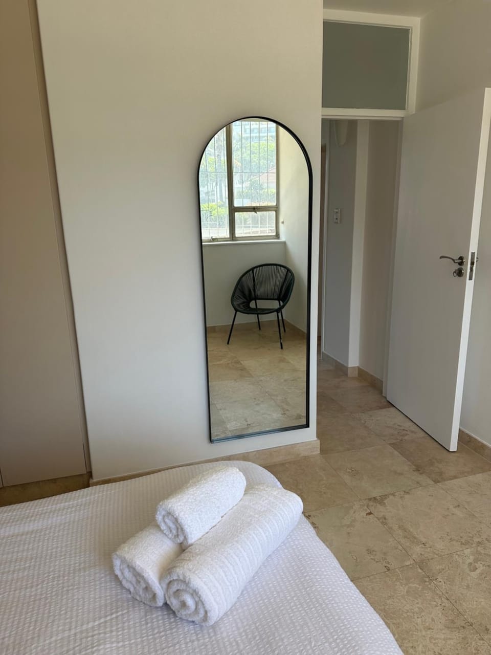 Vibrant Beachfront Getaway in Camps Bay Apartment in Camps Bay