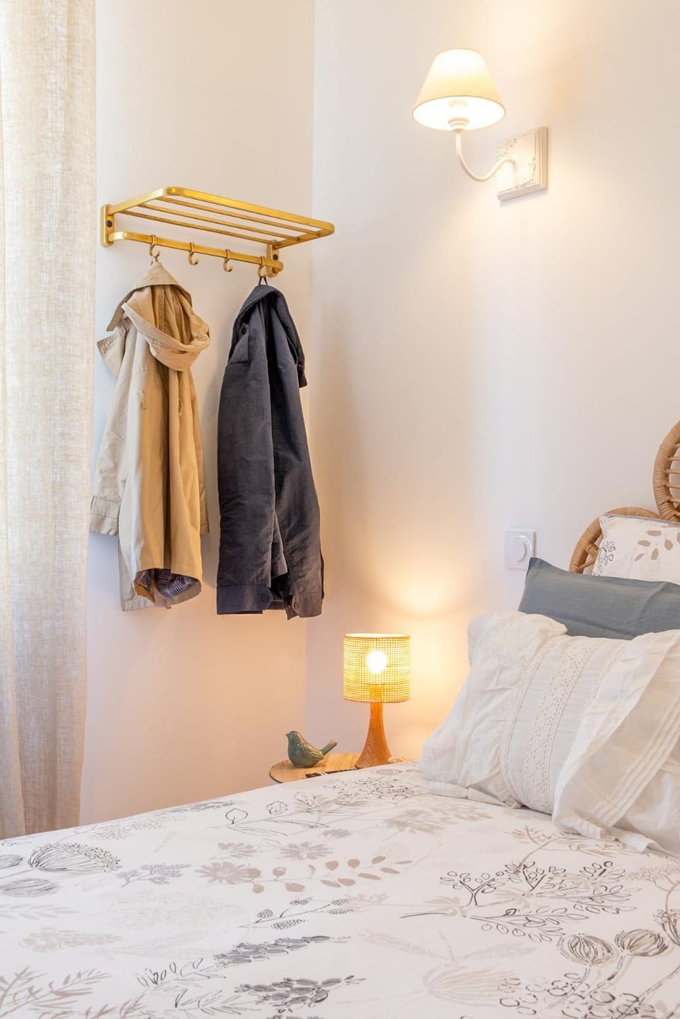 Bed, Photo of the whole room, Bedroom