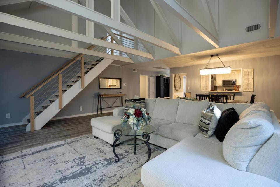 573 Queen's Grant Villa in Kansas
