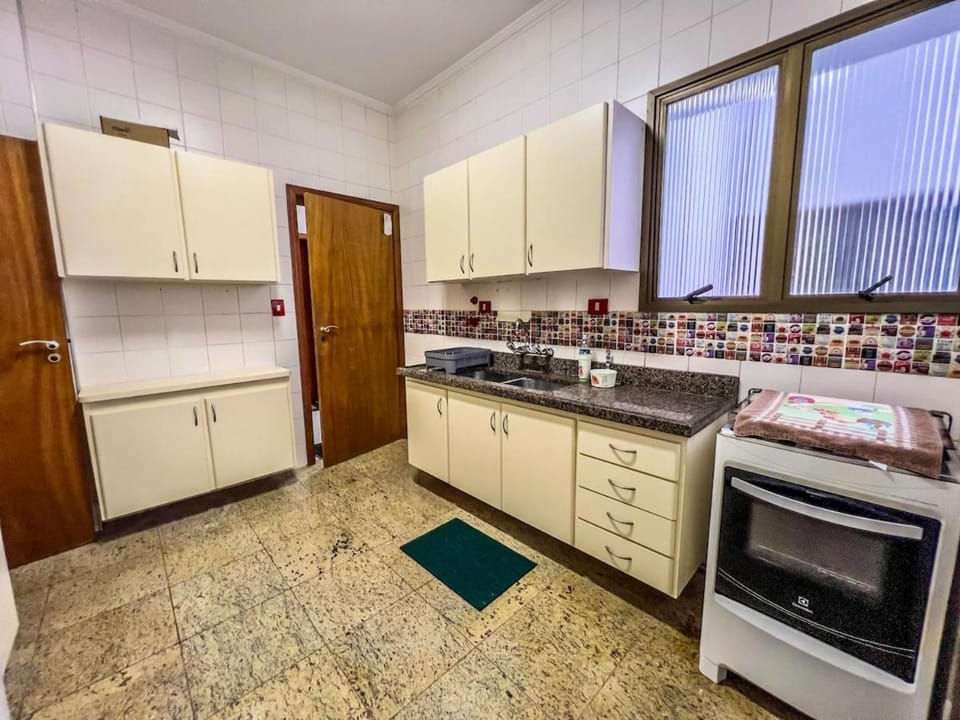 R9 - Amplo e Bem Decorado no Coração das Pitangueiras Apartment in State of São Paulo
