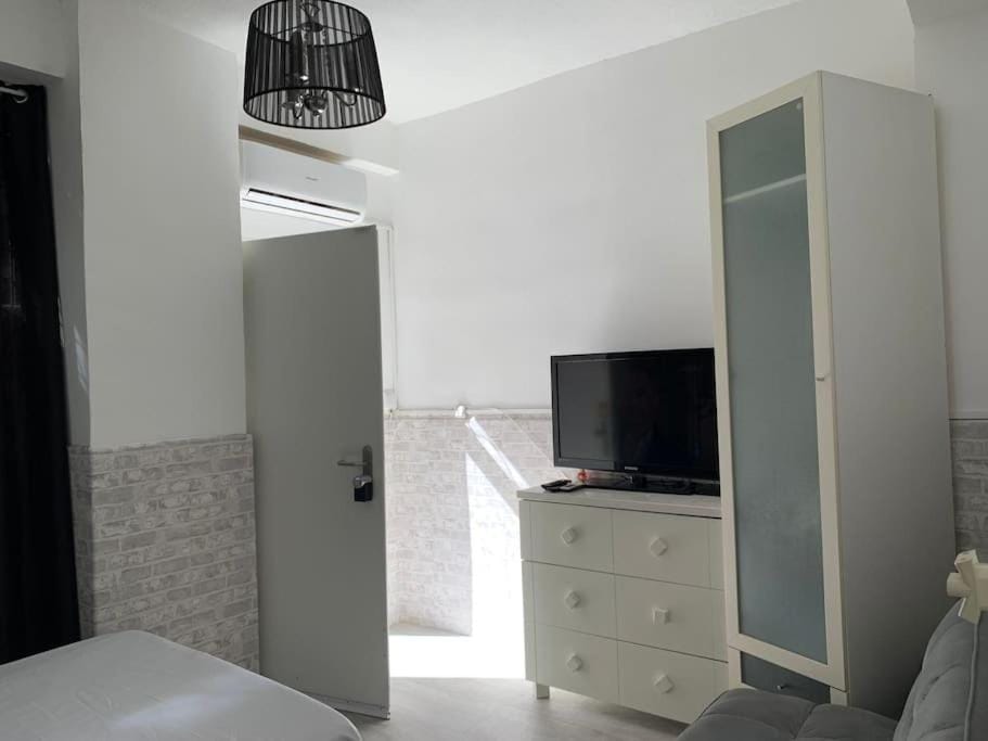 Estudio con entrada independiente en Madrid Apartment in Madrid