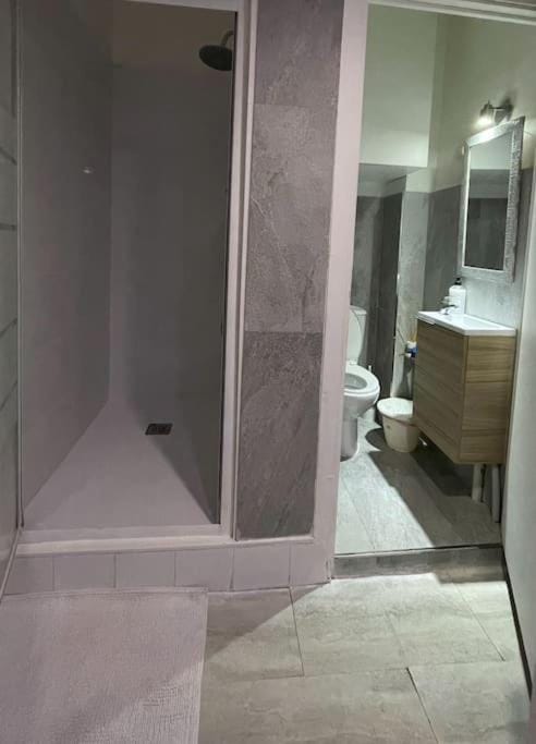 Estudio con entrada independiente en Madrid Apartment in Madrid