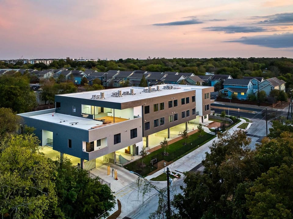 Upstay New Renos Spacious Apartment near SoCo Apartment in South Congress