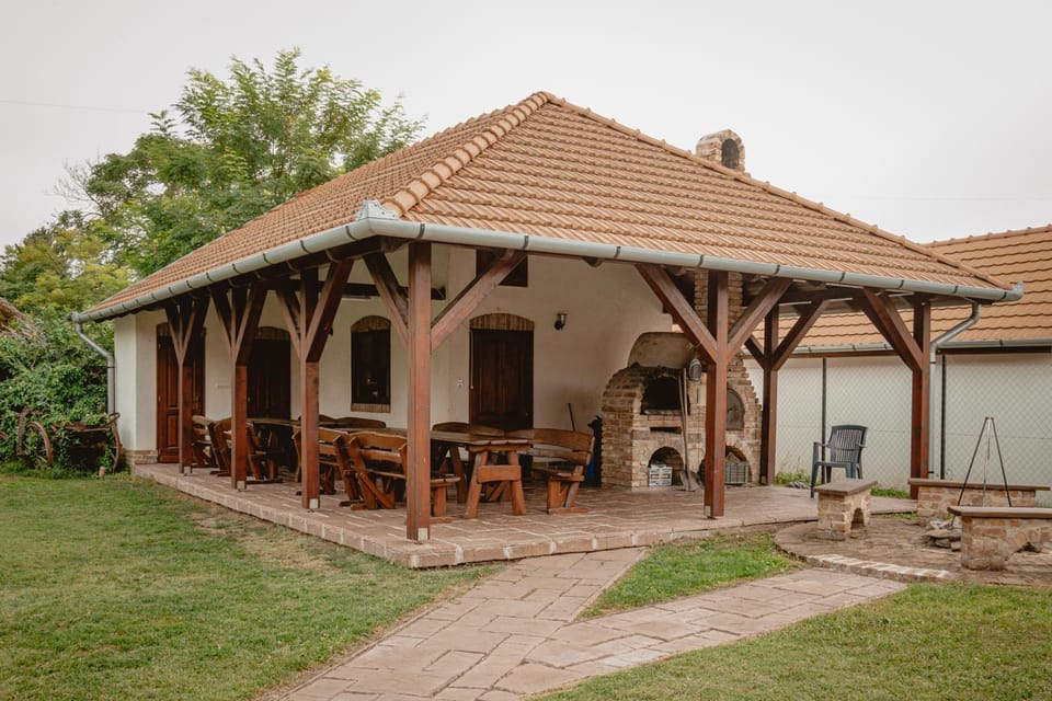 BBQ facilities, Balcony/Terrace, Dining area