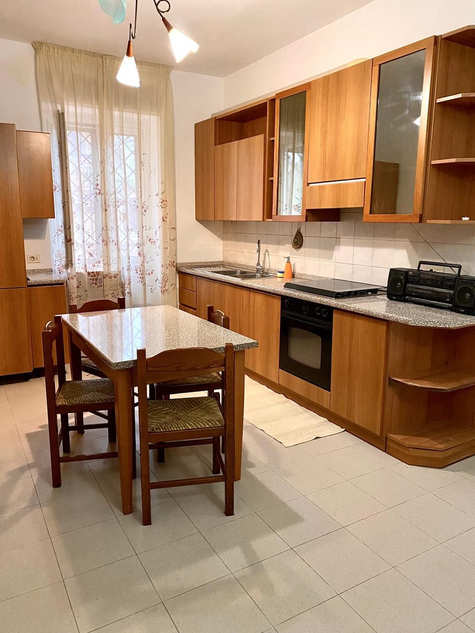 Kitchen or kitchenette, Dining area, stove