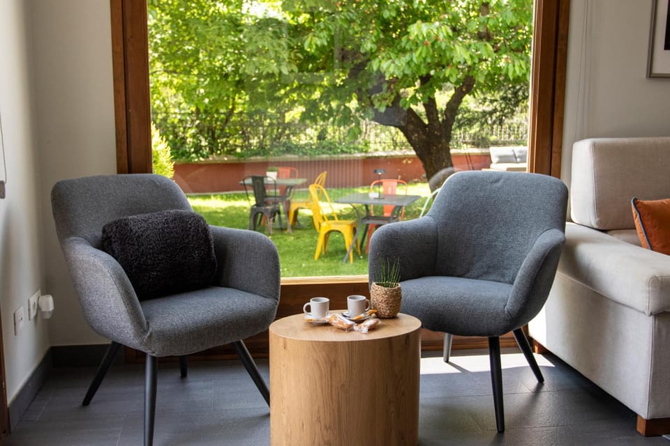 Living room, Garden view