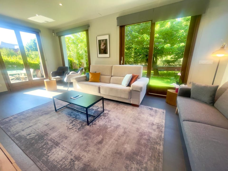 Garden, Living room, Seating area, Garden view