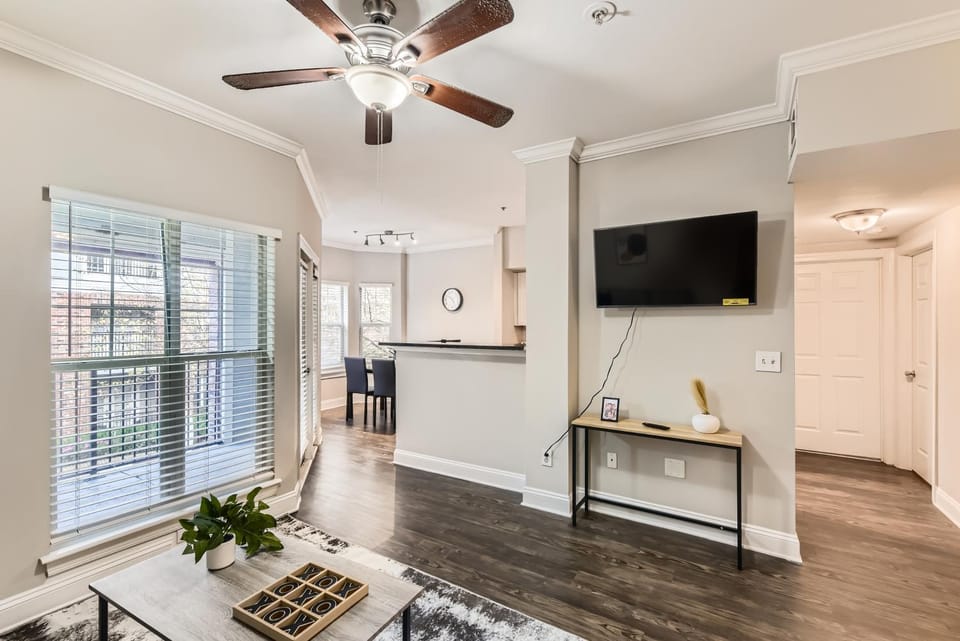 Crest at Midtown 1112 l 1 Bedroom 1 Bathroom Apartment in Atlanta