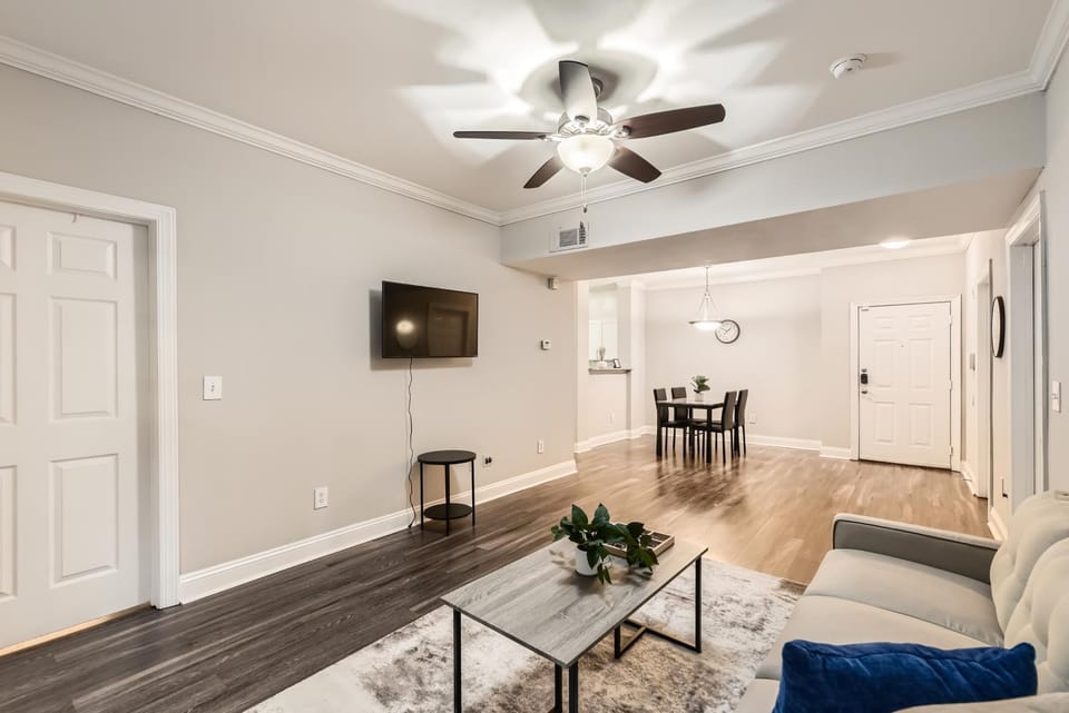 Crest at Midtown 1125 l 2Bedroom 2 Bathroom Apartment in Atlanta