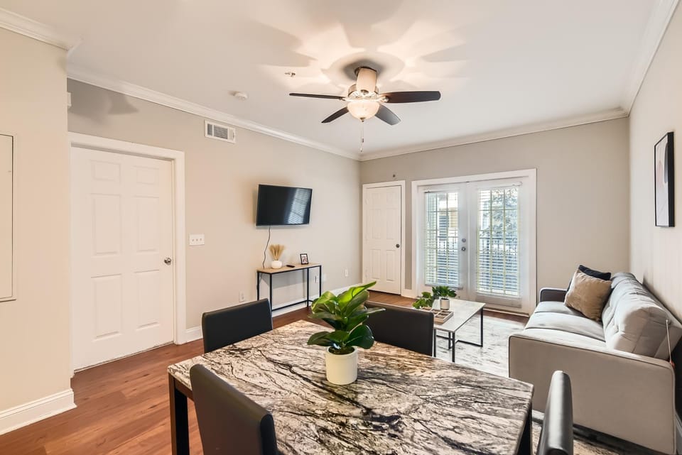 Crest at Midtown 1323 l 1 Bedroom 1 Bath Apartment in Atlanta