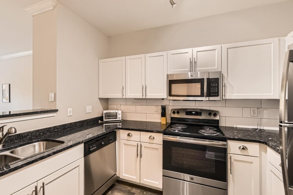 Crest at Midtown 1413 l 1 Bedroom 1 Bathroom Apartment in Atlanta