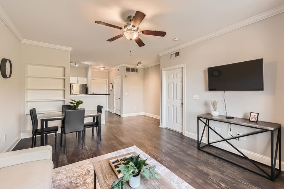 Crest at Midtown 1413 l 1 Bedroom 1 Bathroom Apartment in Atlanta