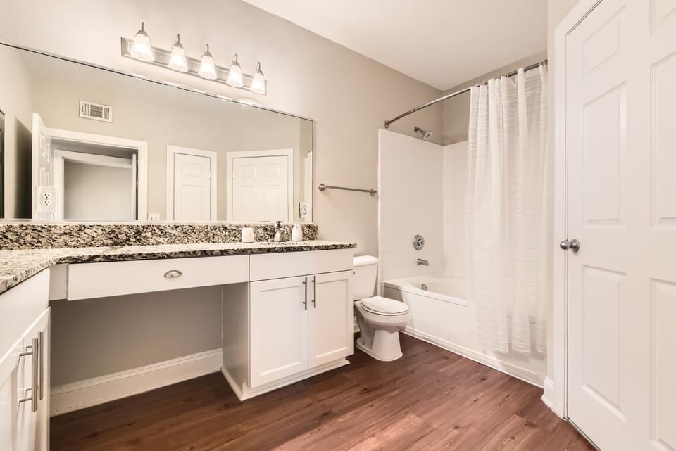 Crest at Midtown 1525 l 2 Bedroom 2 Bath Apartment in Atlanta