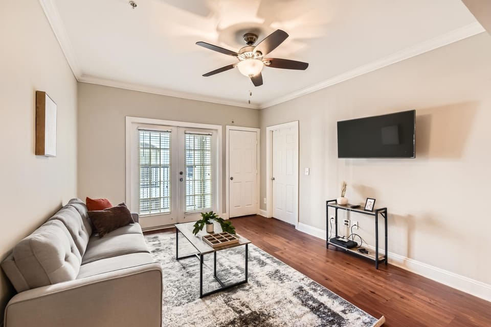 Crest at Midtown 1525 l 2 Bedroom 2 Bath Apartment in Atlanta