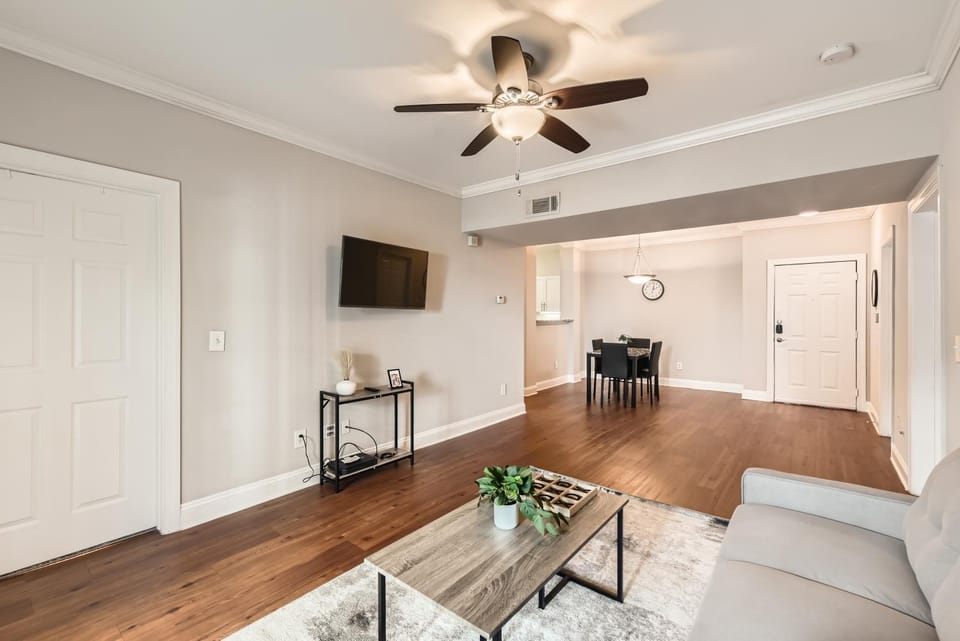 Crest at Midtown 1525 l 2 Bedroom 2 Bath Apartment in Atlanta