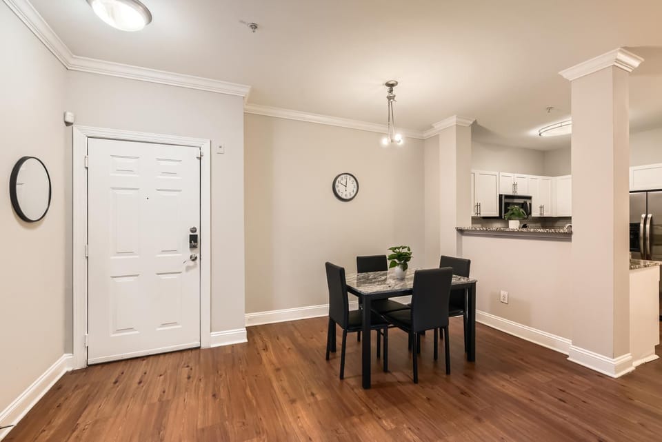 Crest at Midtown 2302 l 2 Bedroom 2 Bathroom Apartment in Atlanta