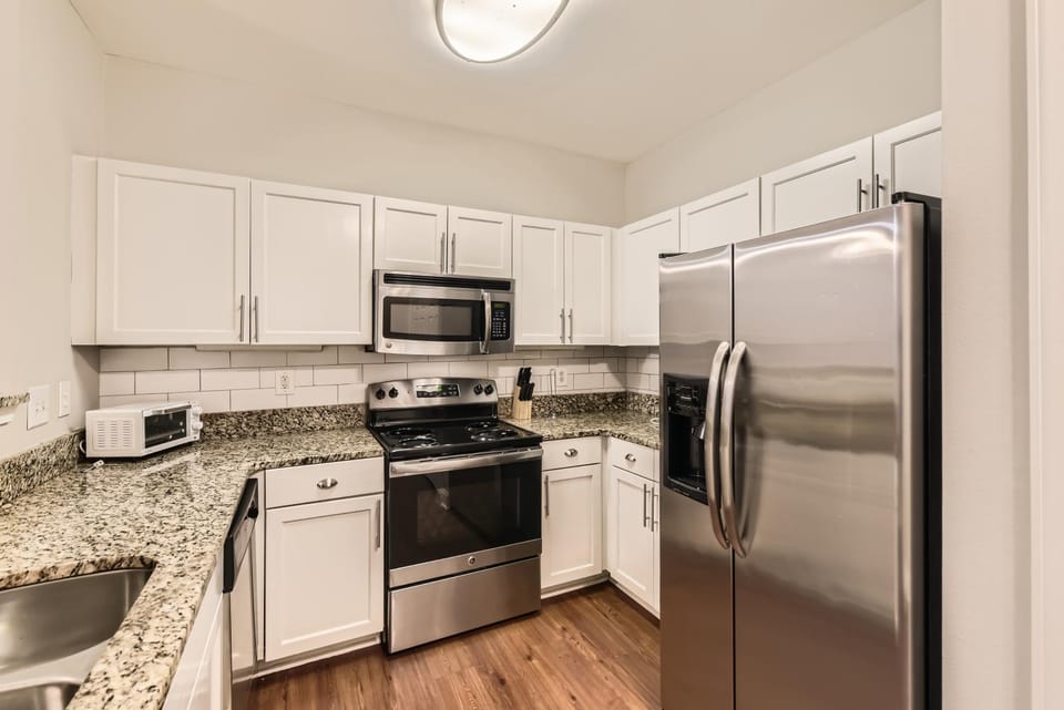 Crest at Midtown 2302 l 2 Bedroom 2 Bathroom Apartment in Atlanta