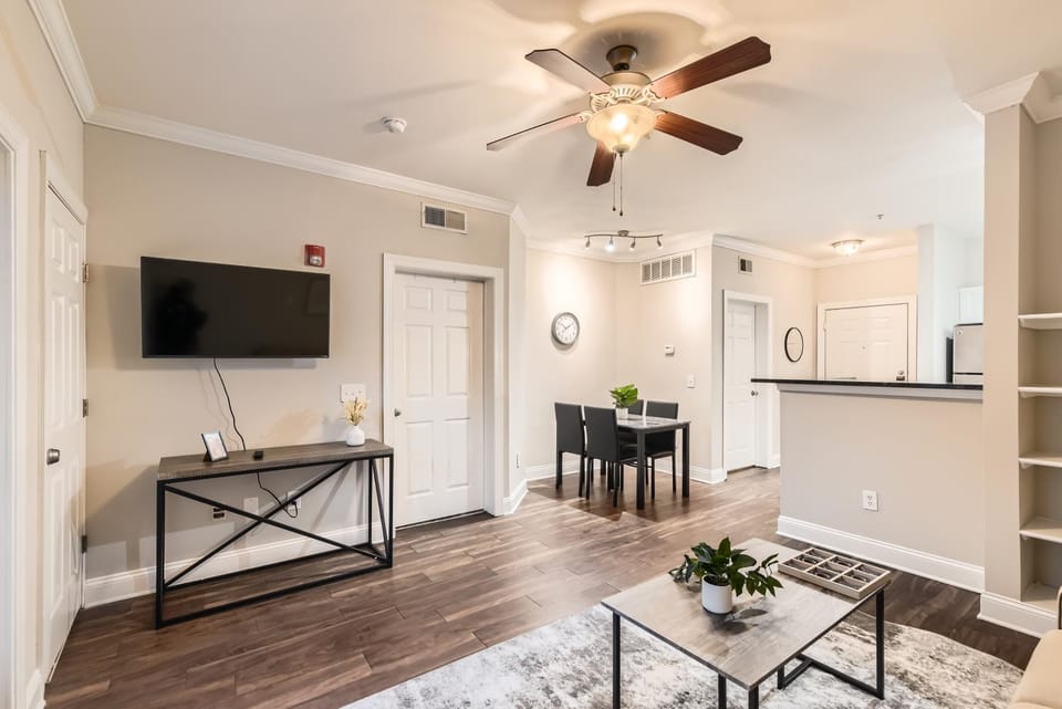 Crest at Midtown 4120 l 2 Bedroom 2 Bathroom Apartment in Atlanta