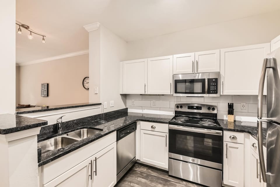 Crest at Midtown 4218 l 1 bedroom 1 Bathroom Apartment in Atlanta