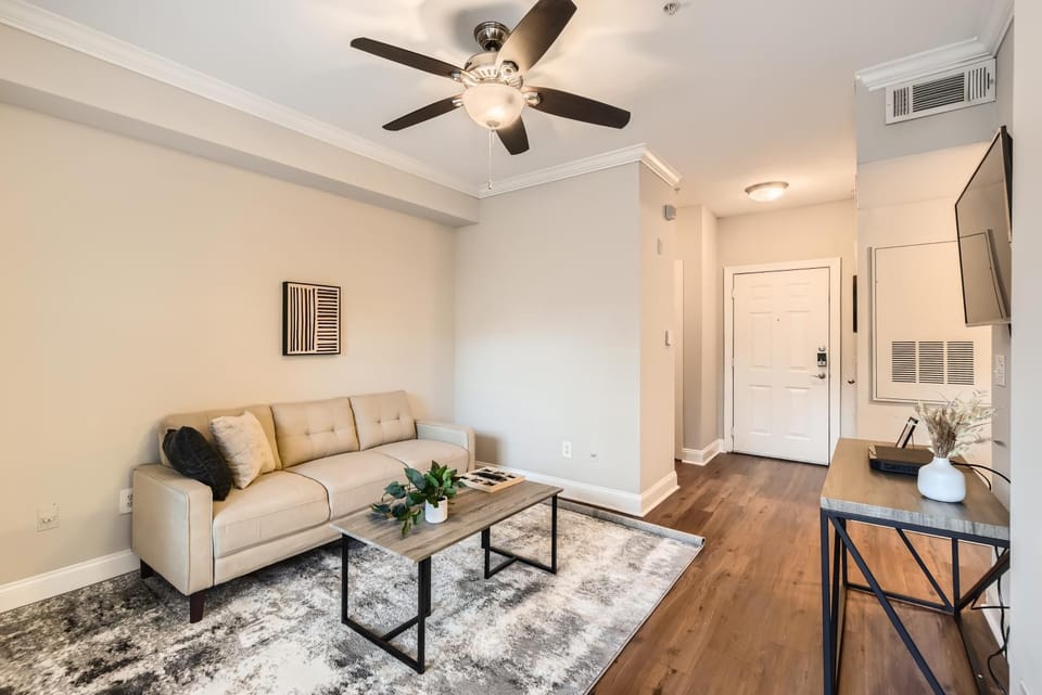Crest at Midtown 4221 l 1 Bedroom 1 Bathroom Apartment in Atlanta