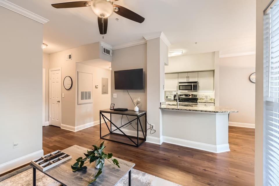 Crest at Midtown 4221 l 1 Bedroom 1 Bathroom Apartment in Atlanta
