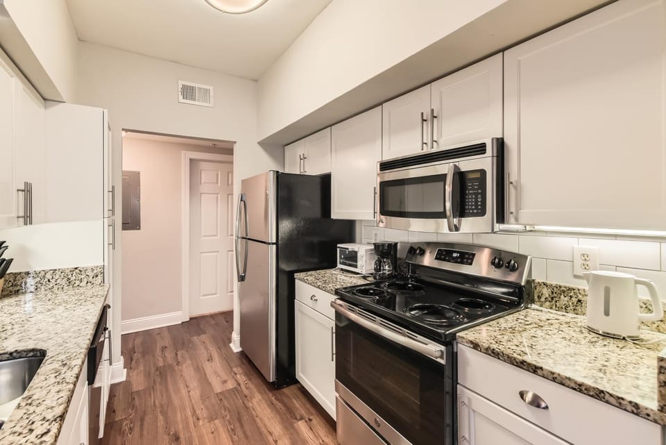 Crest at Midtown 4221 l 1 Bedroom 1 Bathroom Apartment in Atlanta