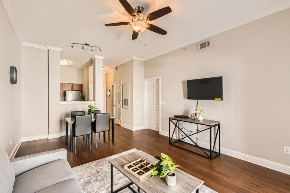 Crest at Midtown 4514 l 1 Bedroom 1 Bathroom Apartment in Atlanta