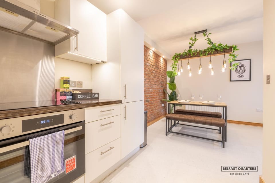 Belfast Quarters- 5th Floor Gem! Apartment in Belfast