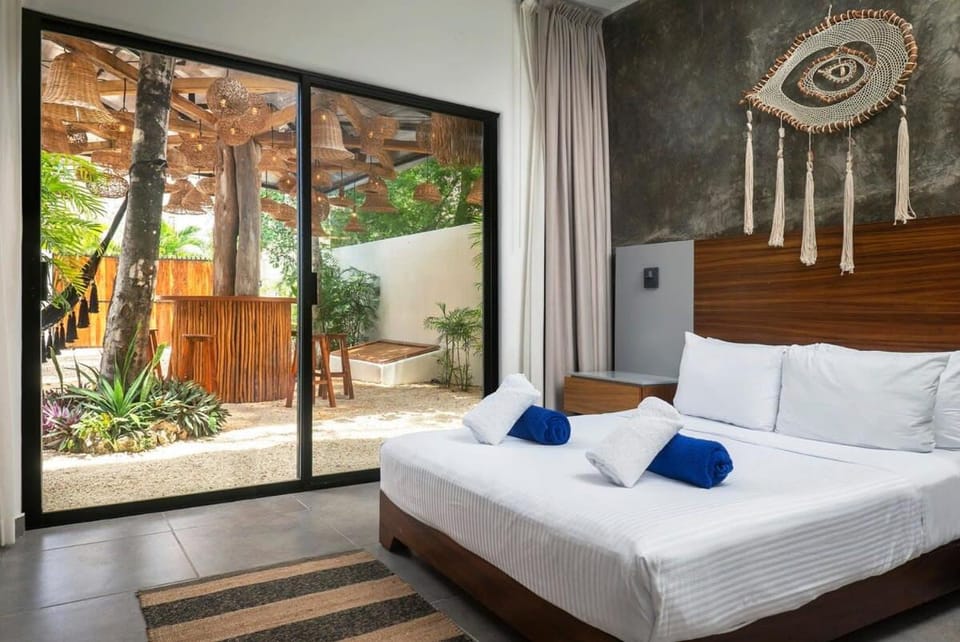 7BR Dream Villa Pool Jacuzzi and Stylish Patio Villa in State of Quintana Roo
