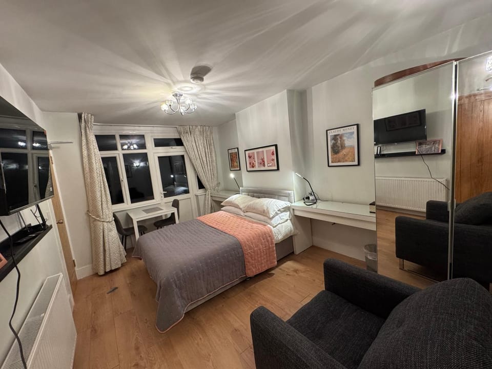 Modern Comfort En-Suite Room 2 Bed and Breakfast in Oxford