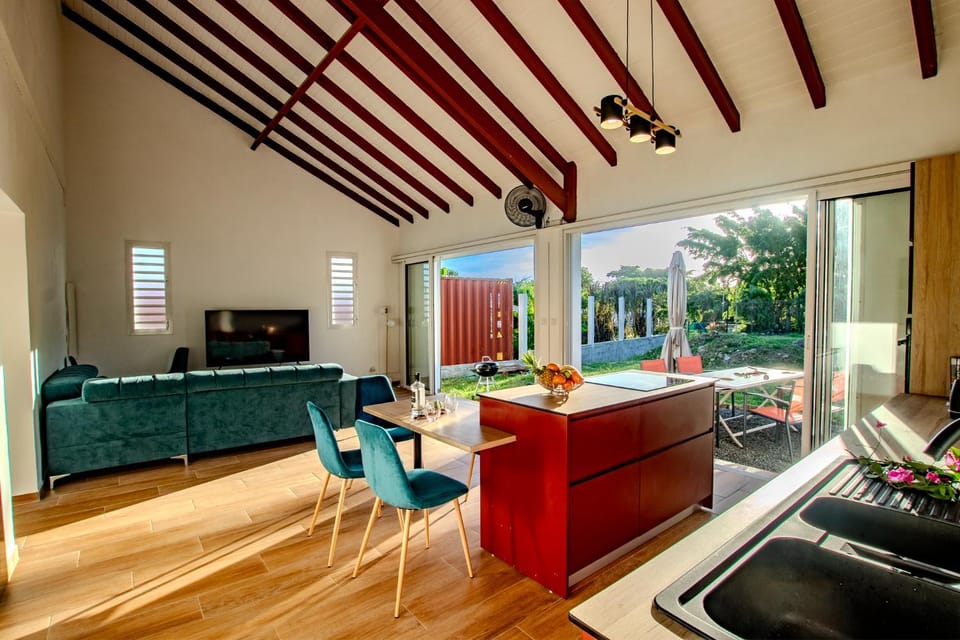 Kitchen or kitchenette, Living room