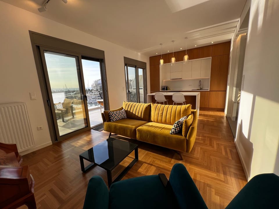 TV and multimedia, Kitchen or kitchenette, Living room, Seating area