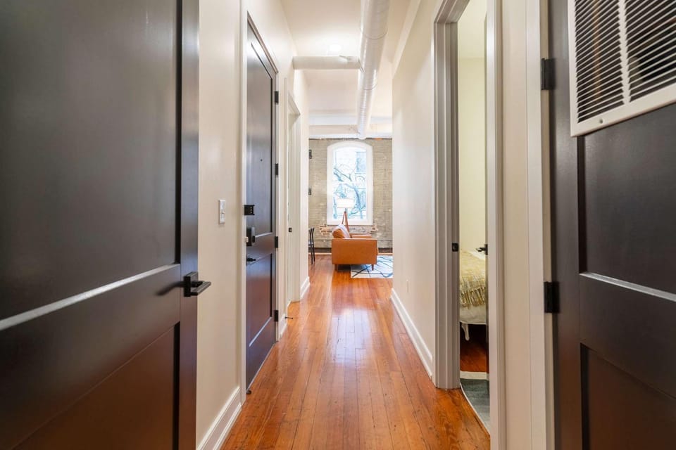 2 Bedroom Suite Apartment in Frankfort