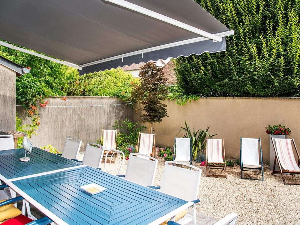 Charmante maison berrichonne avec terrasse et WIFI proche Châteauroux Country House in Centre-Val de Loire