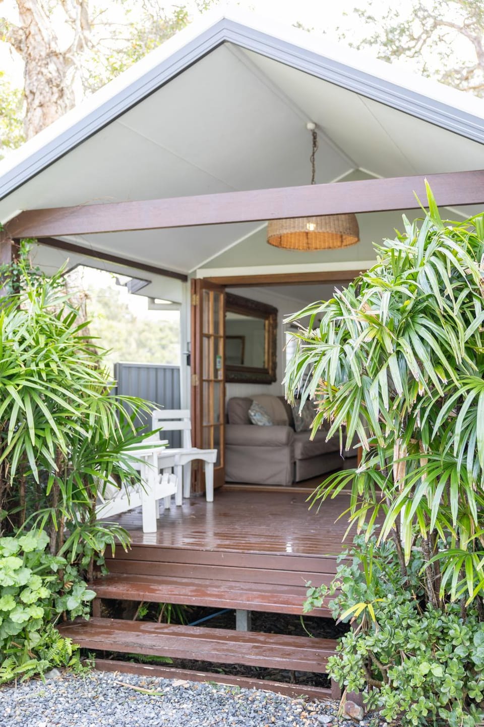 Property building, Patio, Garden, Balcony/Terrace, Living room