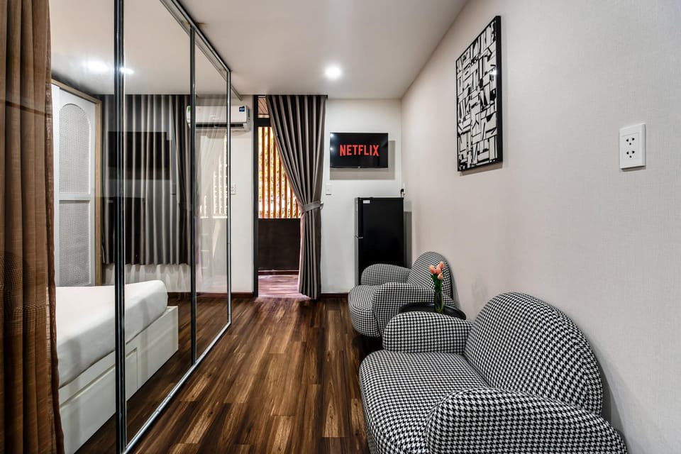 Bed, TV and multimedia, Living room, Photo of the whole room, Bedroom