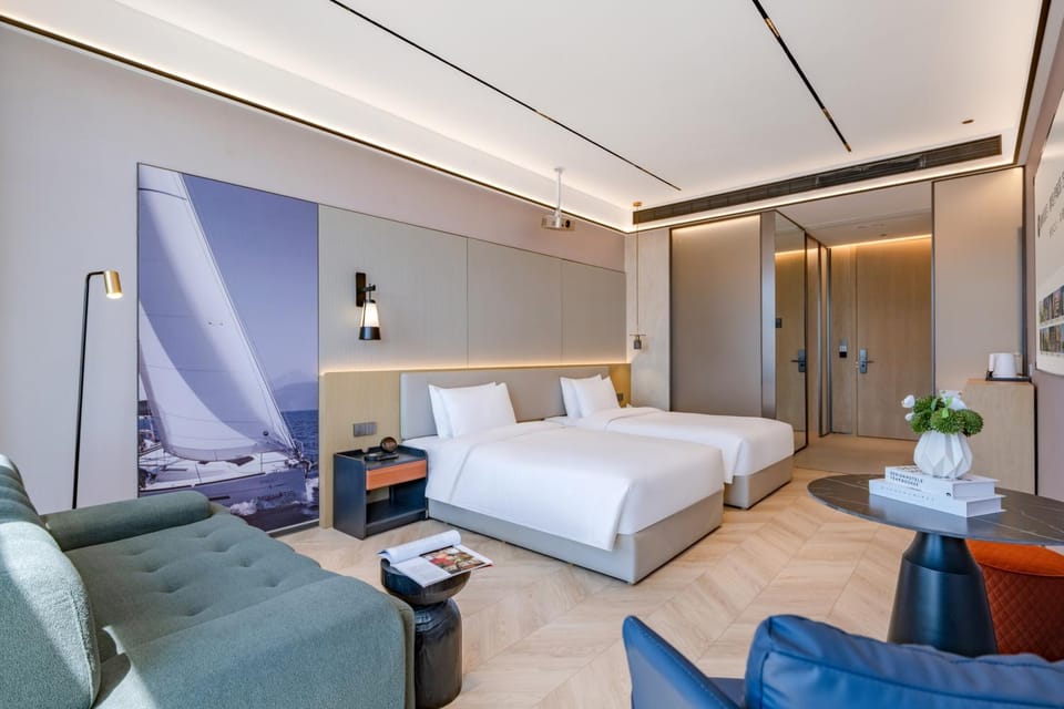 Bed, Living room, Photo of the whole room, Seating area, Bedroom
