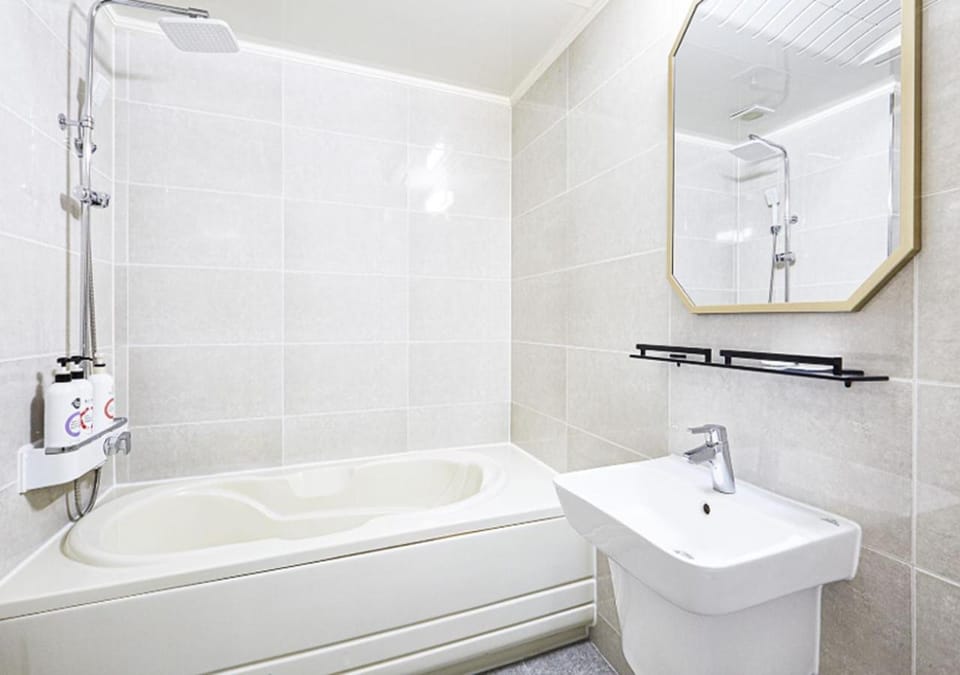 Toilet, Bathroom, Bath