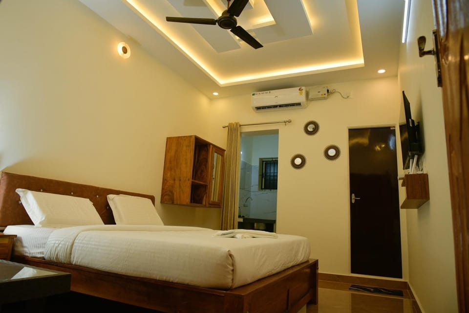 Photo of the whole room, Bedroom
