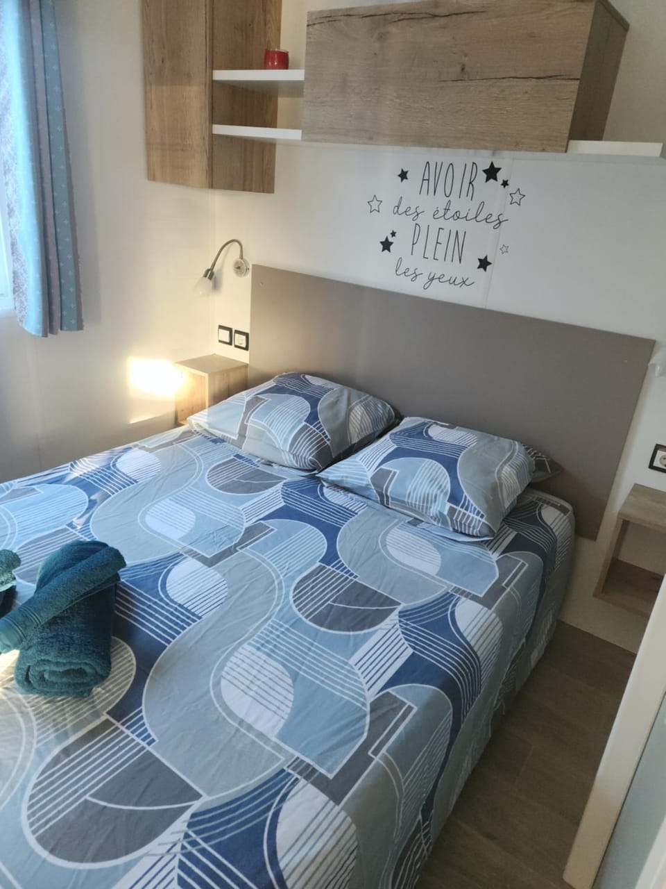 Bed, Photo of the whole room