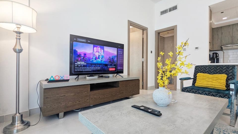 1BR Near Miracle Garden Dubai & Science Park, Close to American Hospital & 1 Min to City Centre Mall, Al Barsha Apartment in Dubai