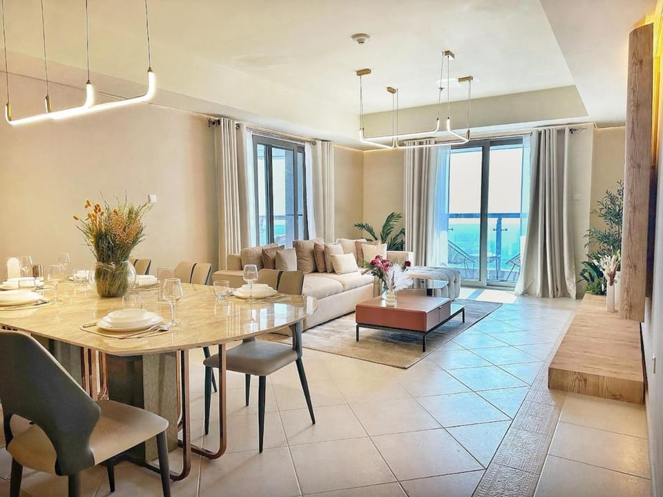 Skyline Sanctuary on the 82nd Apartment in Dubai