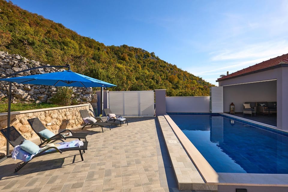 Balcony/Terrace, Swimming pool