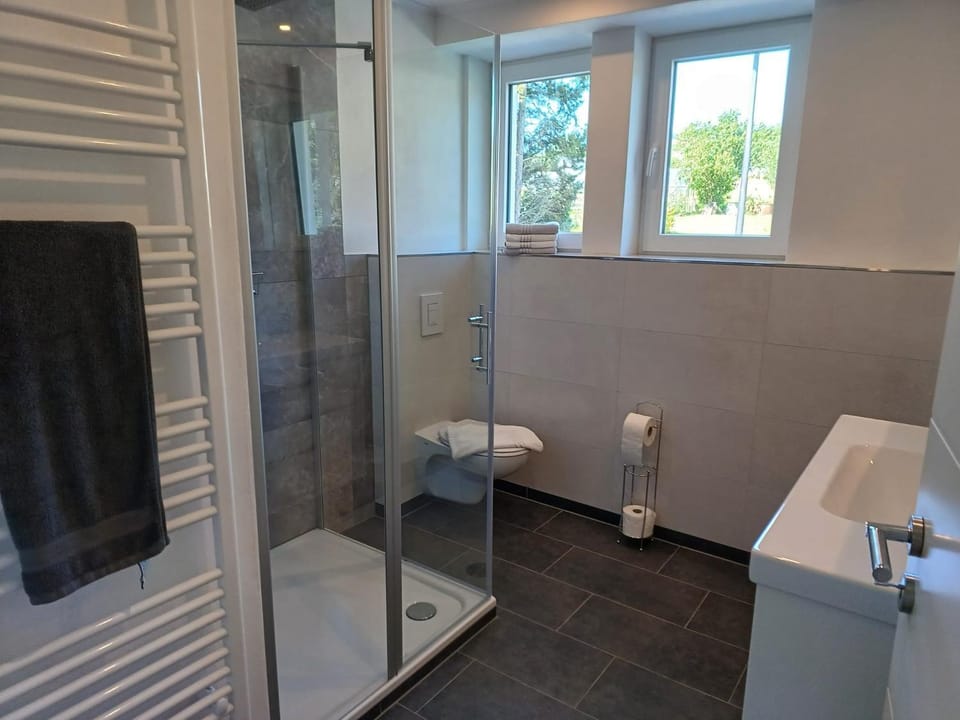 Shower, Toilet, Bathroom