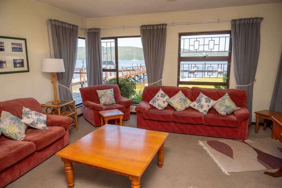 5 Laguna Grove on the water Apartment in Knysna