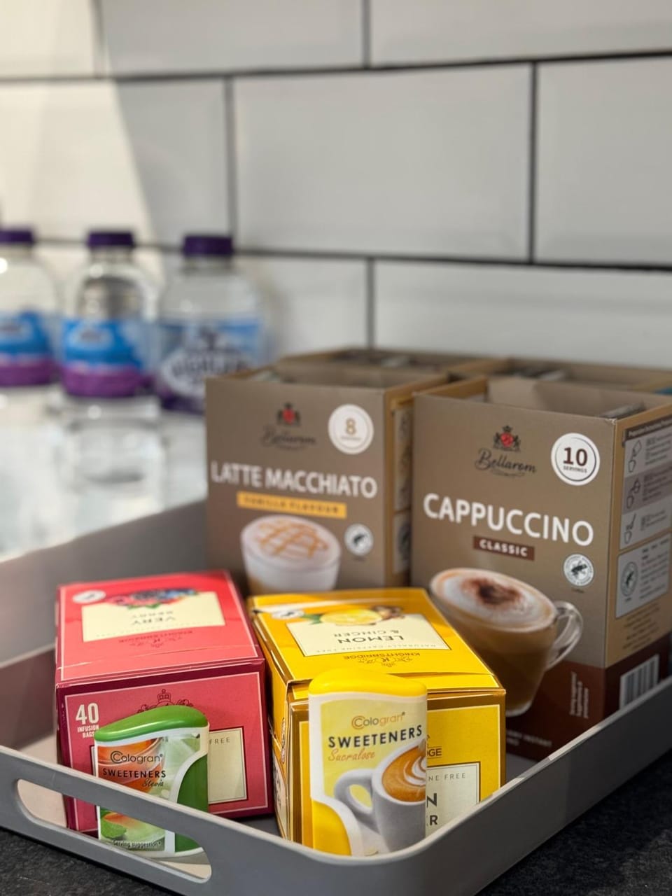 Coffee/tea facilities, Food and drinks
