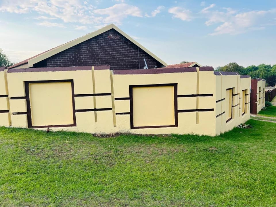 KINGs' PALACE GUESTHOUSE Bed and Breakfast in South Africa